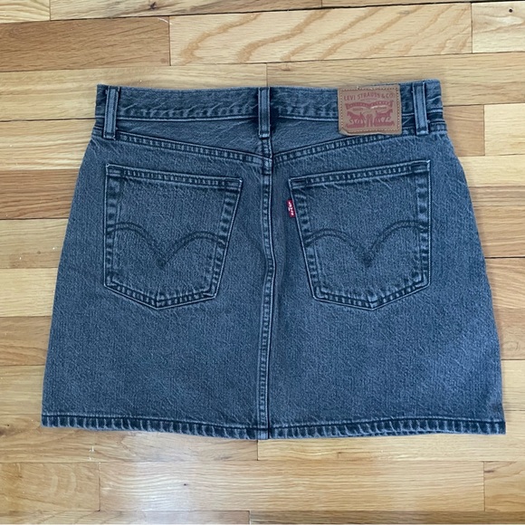 Levi’s mini skirt size 28 - Picture 5 of 5